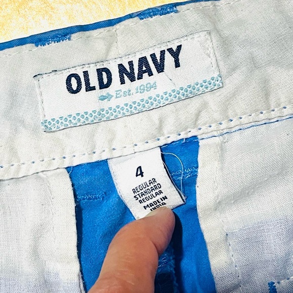 Old Navy Women's Blue Shorts 4 - Picture 5 of 5